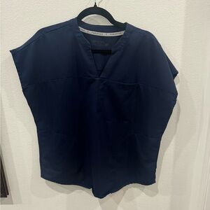 Fabletics Evolve Scrub Top Size Medium